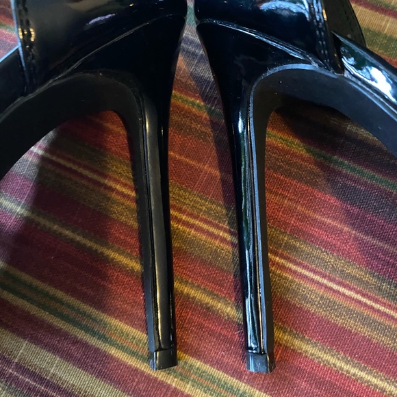 Liliana black patent strappy high heels with back zipper in great condition - Picture 7 of 8